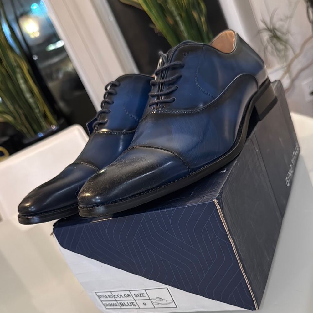 Gino Vitale Men's Oxfords - size 9